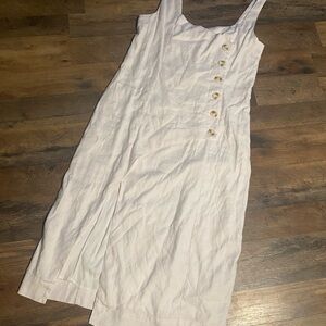 Elegant White Sleeveless Dress